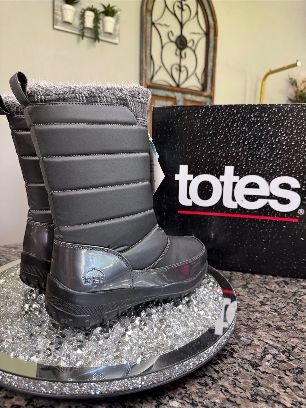 totes lexipewter Charcoal Gray Insulated Winter Boots waterproof Cuff NWT 9